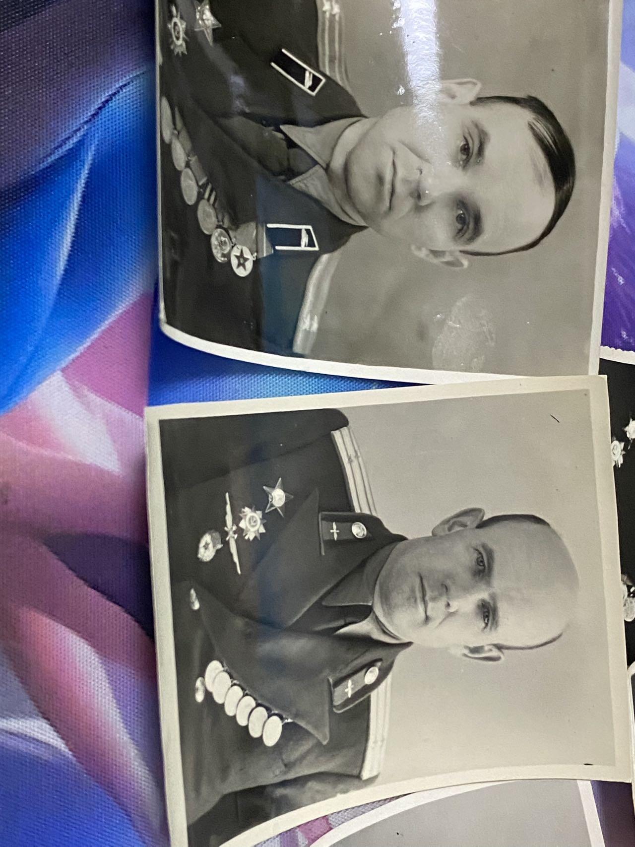 苏联勋章奖章2月12日晚上九点结束在麦稀奇 找不到的加我qq或者微信都是184277308备注苏章拍卖。最好加微信群每次都会通知还有提前可以一口价的 最近会持续拍卖一些东西。 苏联君官档案照片五张 2