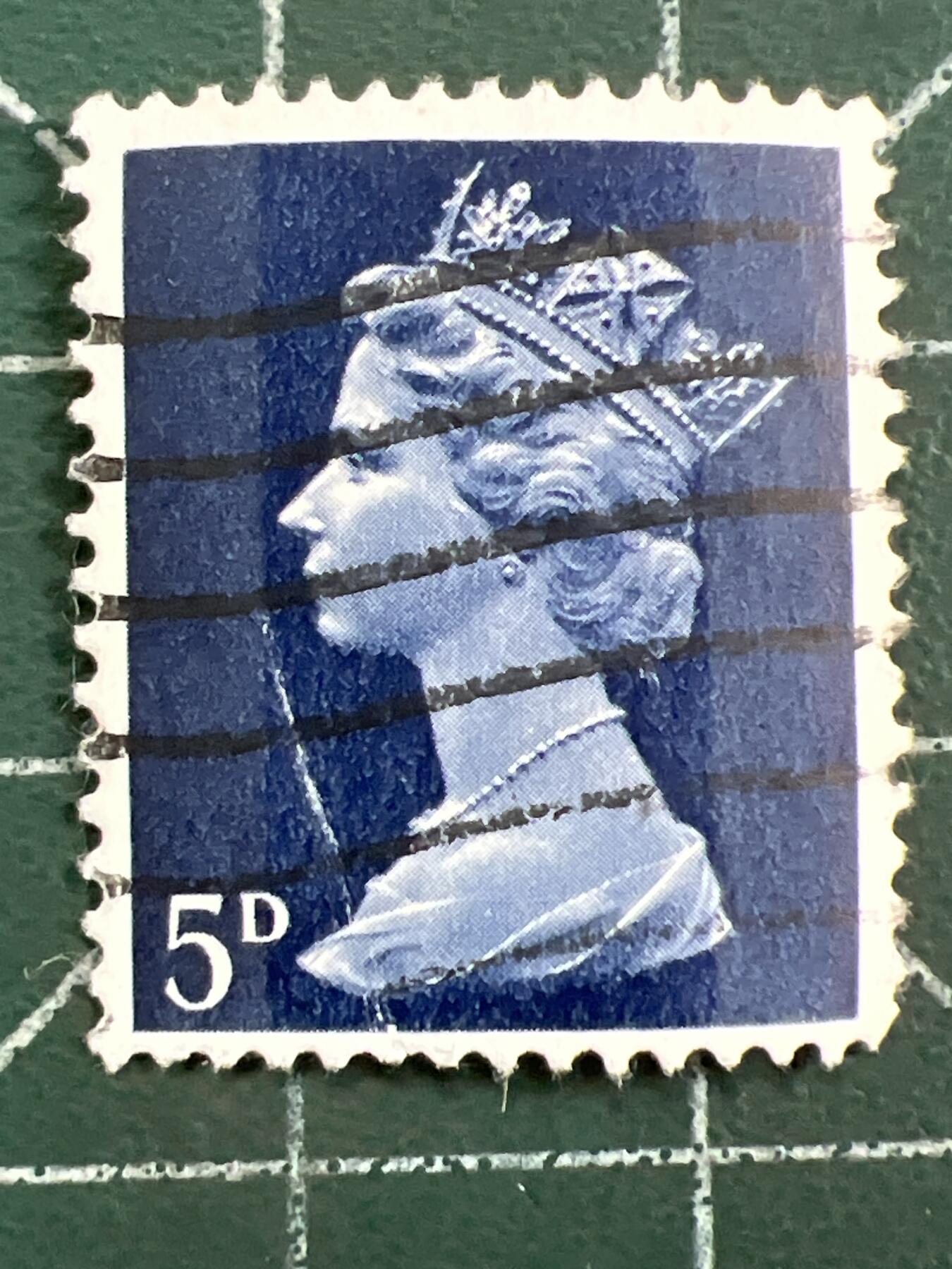 第1122  邮票专场 （无押金，捡漏，全场50包邮，偏远地区除外，接收代拍业务，本店十天发一次货） 英国女王邮票