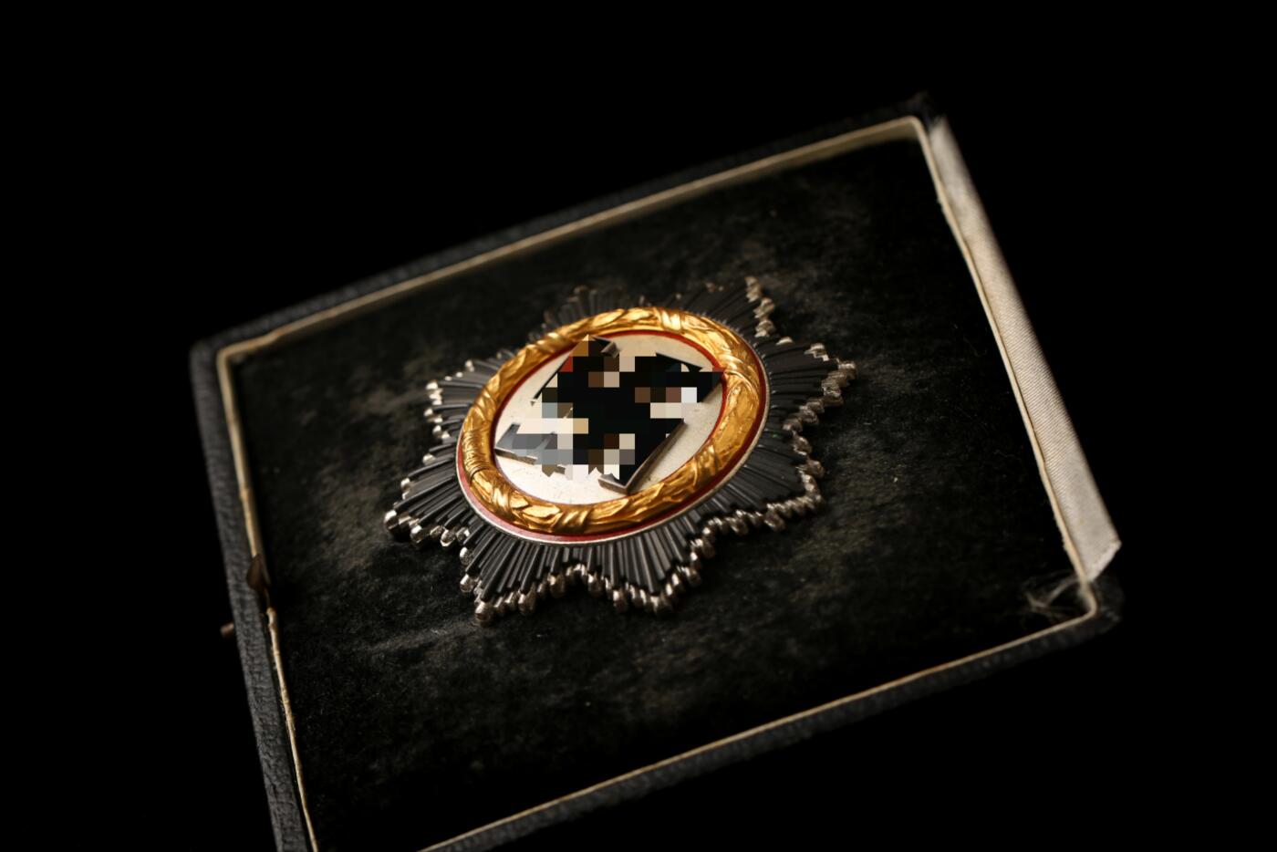 欢庆春节！戎马世界章牌大赏第112期春节大拍  德专场 原盒库存极品德意志十字勋章 杆打20标