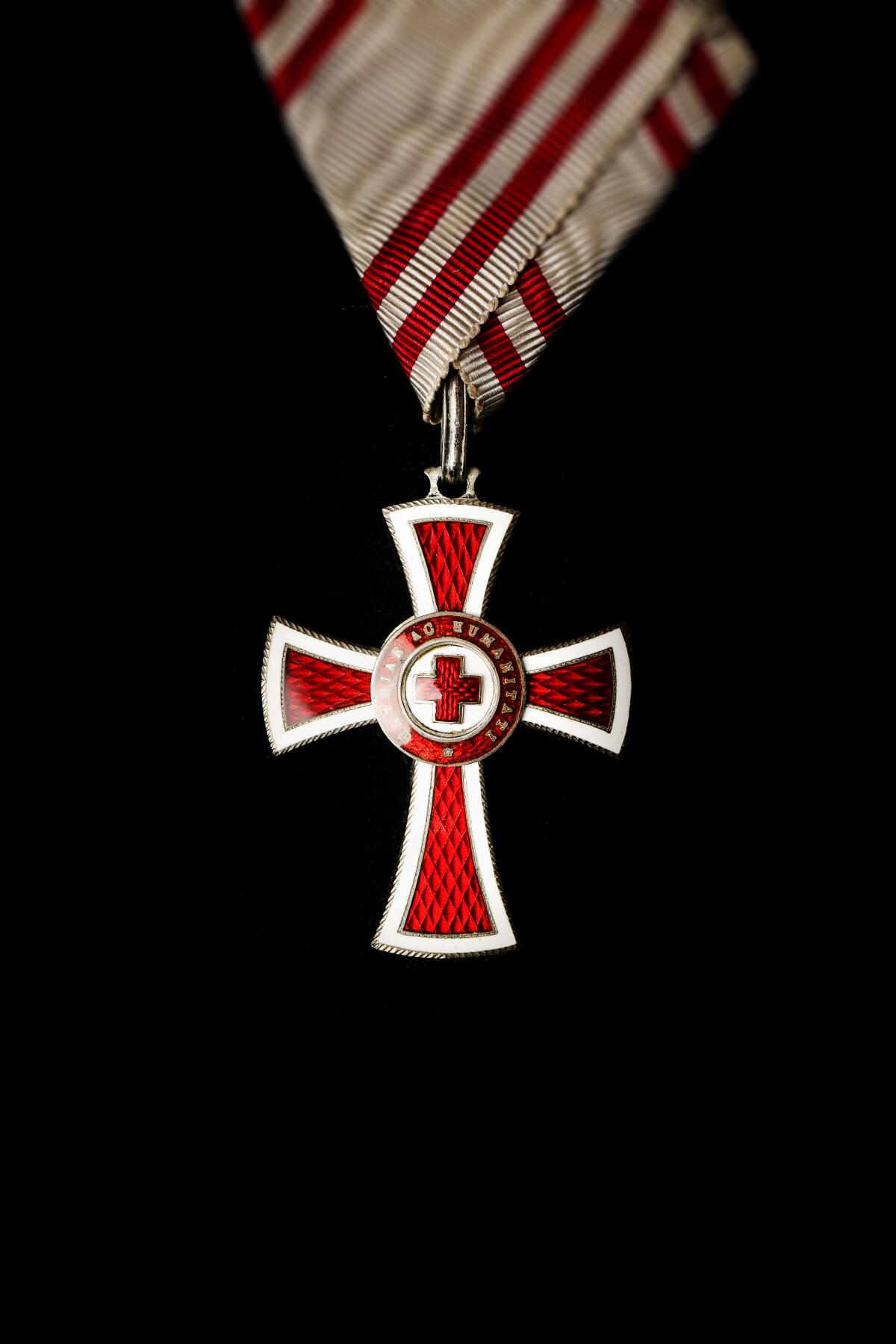 欢庆春节！戎马世界章牌大赏第112期春节大拍  德专场 奥地利红十字会荣誉勋章  全品 G.A. Scheid造 （原本有个盒子的，被当垃圾丢了，没招）