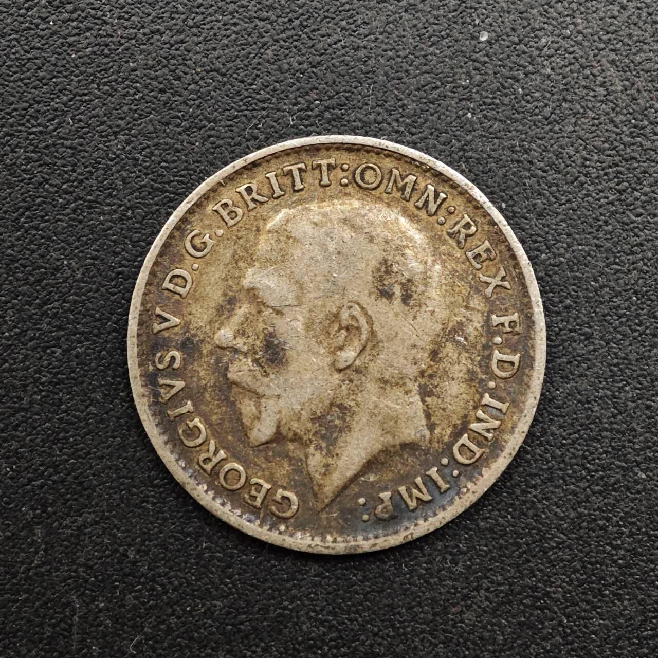  【淘币小摊】限时拍第八百六十六拍   散币场    年前最后一周之前预留8号9号全部发出请更换最新收货地址不方便收货的请勿参拍或者顺丰到付 英国1919年乔治五世3便士银币