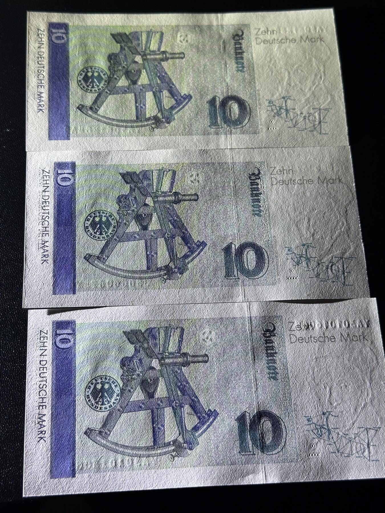 《外钞收藏家》第六百零九期（农历年前收官场、本期年后快递恢复正常再发货）（本平台长期征集拍品、欢迎藏友们联系合作） 德国1989/1993/1999年10马克三张不同年份与签名（数学家卡尔高斯）		UNC 