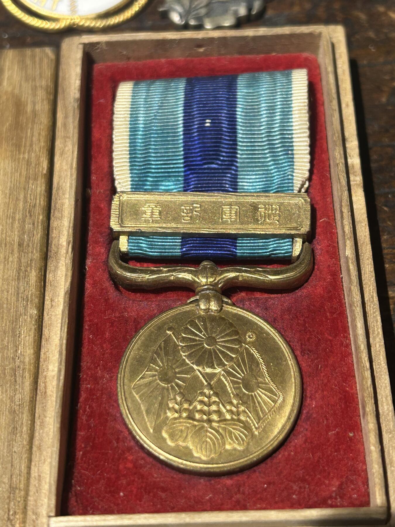 原盒美品明治三十七八年日俄从军记章