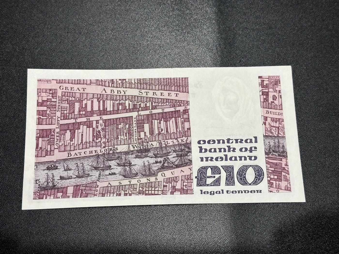 《外钞收藏家》第六百零九期（农历年前收官场、本期年后快递恢复正常再发货）（本平台长期征集拍品、欢迎藏友们联系合作） 爱尔兰1979年10镑（9品左右，大票幅纸币，全程无4）		9品