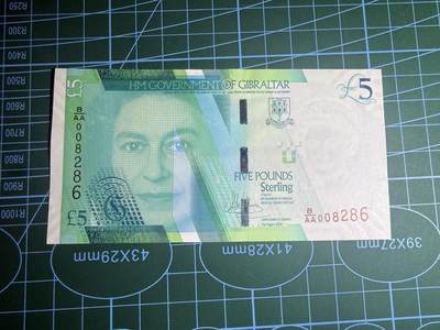 【炜奕收藏】，第五十九期，苏格兰多时期钞票，年前最后一期，拍后所有寄存物品将寄出 - 2020年直布罗陀5镑，UNC品相，BAA首发冠千位号无347