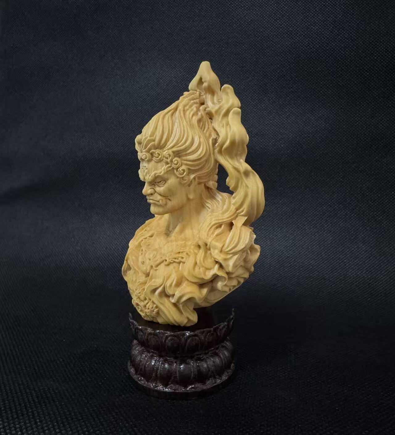 零元拍：精工黄杨木雕：不动明王。高约：10/宽6/厚3.5CM。带底座