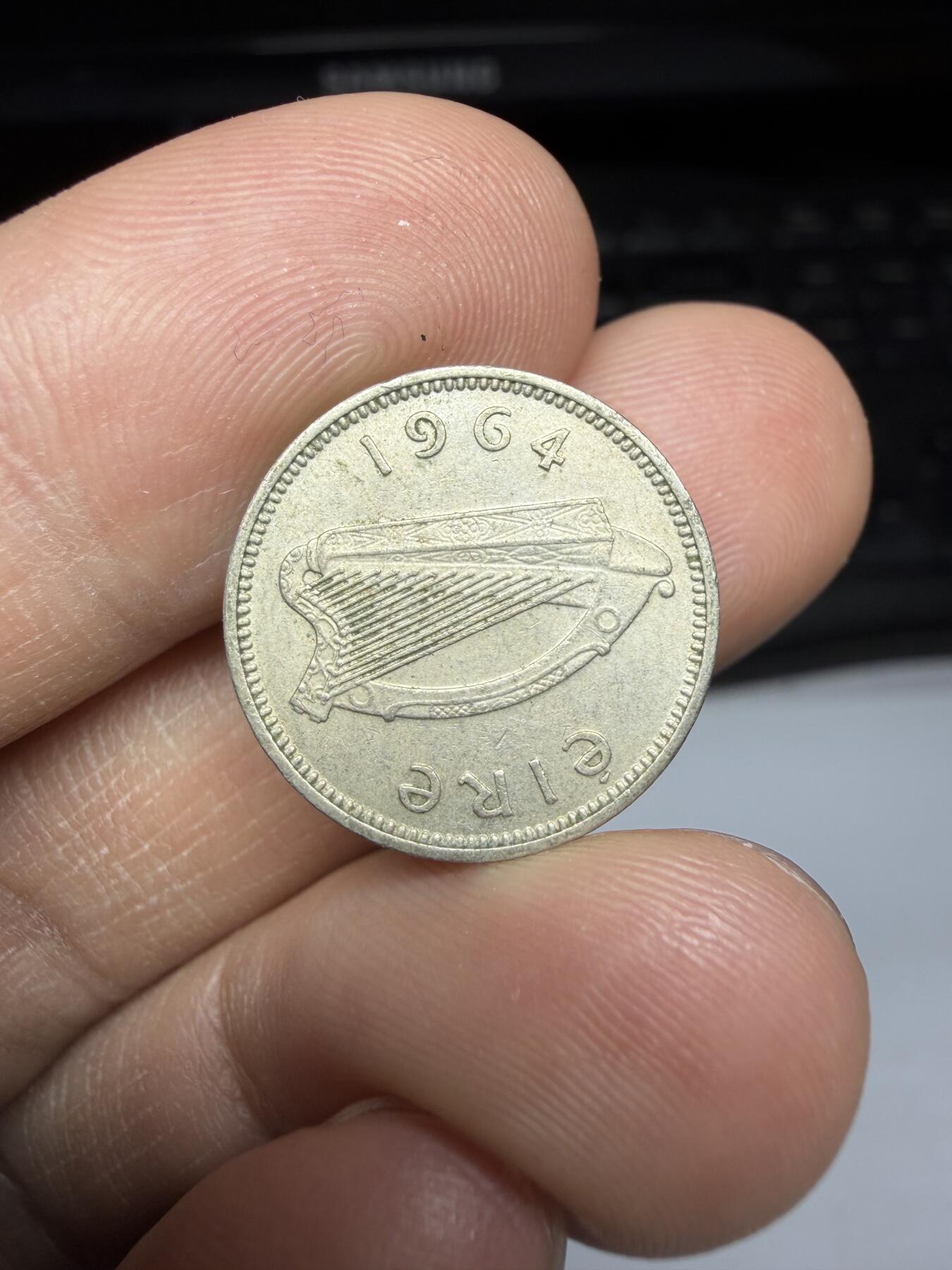 2025年集古藏今外币拍卖第二期-第5场—（总第305拍），可以寄存60天，满160元包邮。 1964年爱尔兰3便士