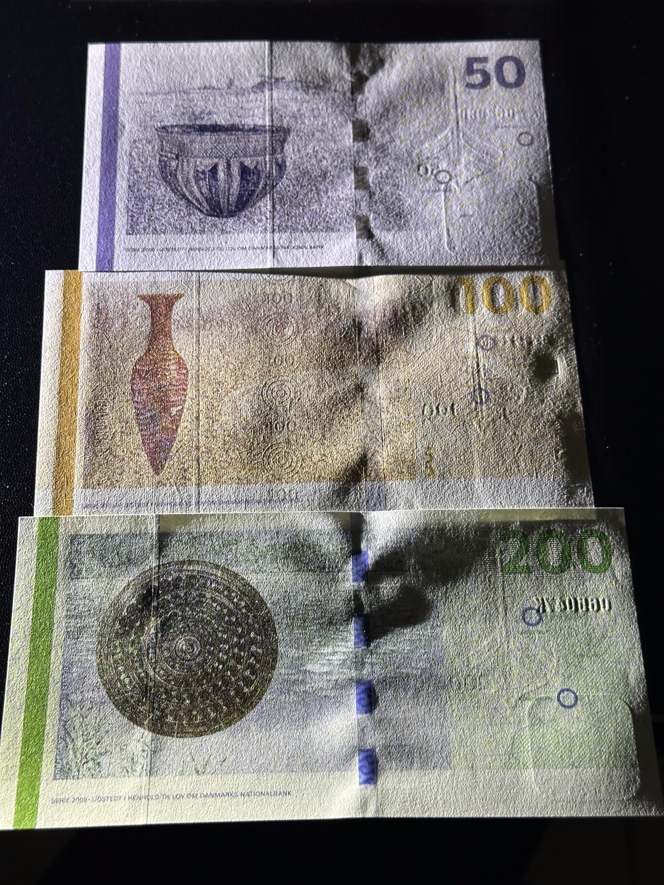 《外钞收藏家》第六百零九期（农历年前收官场、本期年后快递恢复正常再发货）（本平台长期征集拍品、欢迎藏友们联系合作） 丹麦桥版50/100/200克朗三张一套（绝品）