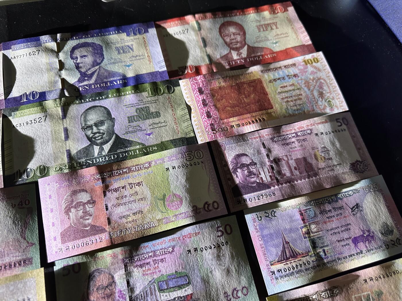 《外钞收藏家》第六百零九期（农历年前收官场、本期年后快递恢复正常再发货）（本平台长期征集拍品、欢迎藏友们联系合作）