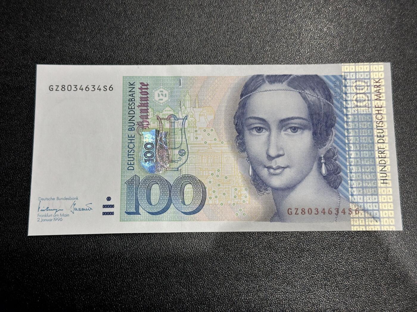 《外钞收藏家》第六百零九期（农历年前收官场、本期年后快递恢复正常再发货）（本平台长期征集拍品、欢迎藏友们联系合作） 1996年德国100马克 克拉拉 UNC- 有压印和潮斑