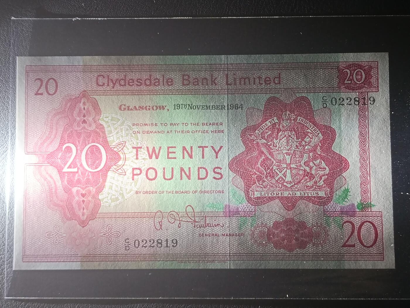 【年前末拍！】2026二月第二期，总216期 苏格兰克莱斯戴勒银行1964年20镑AUNC无47，稀有的早期中高面值品种，银行徽章和格拉斯哥大学