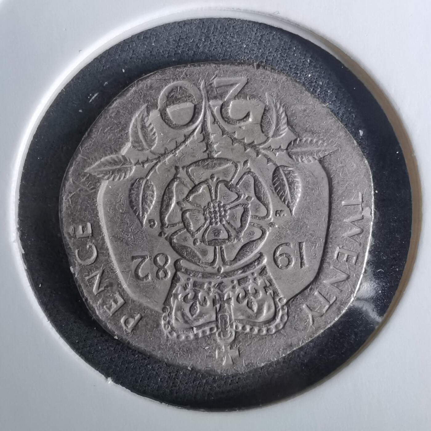 沼泽如烟--第989场 英国1982年20便士