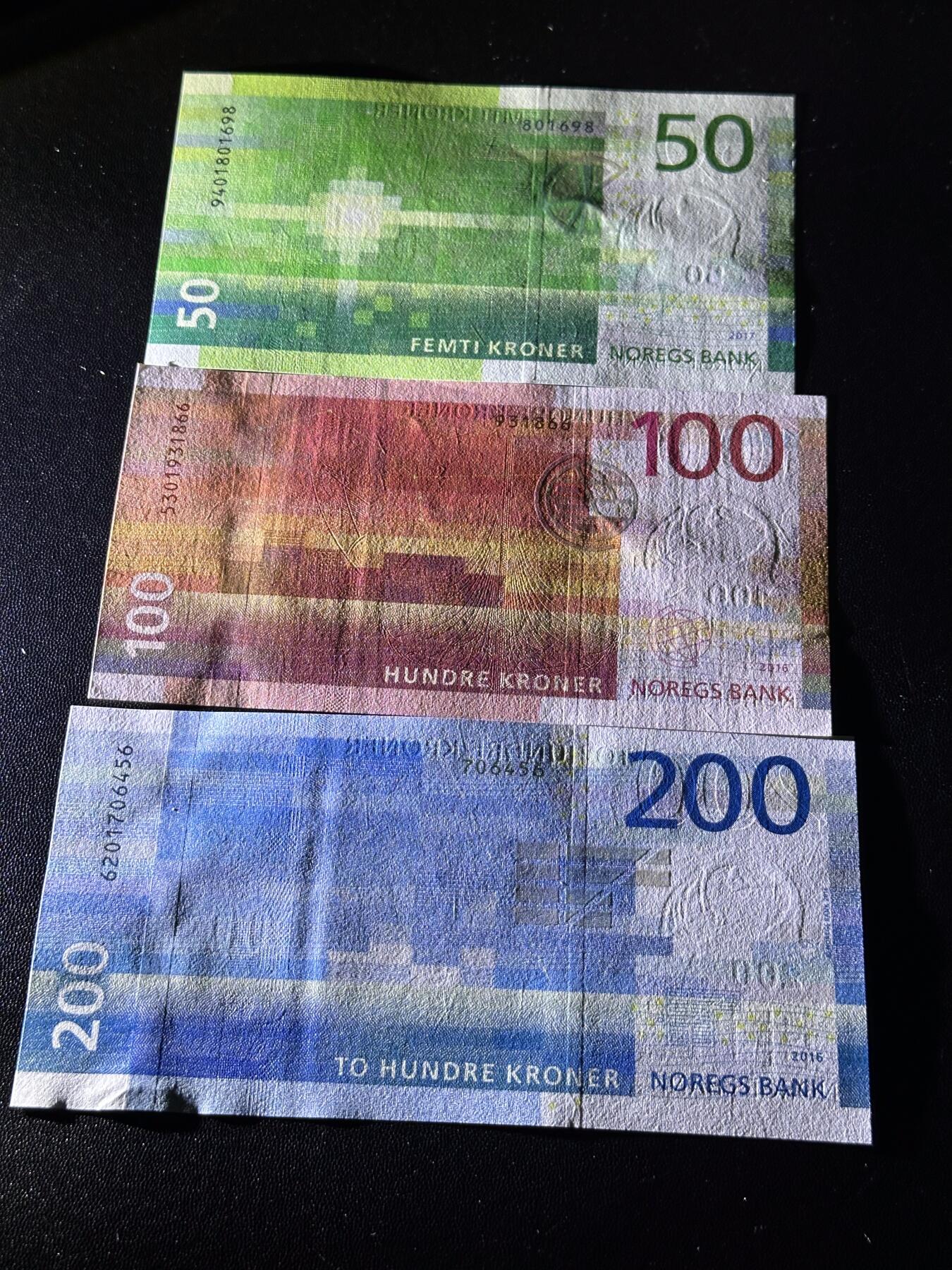 《外钞收藏家》第六百零九期（农历年前收官场、本期年后快递恢复正常再发货）（本平台长期征集拍品、欢迎藏友们联系合作） 挪威新版50/100/200克朗三张一套（绝品）