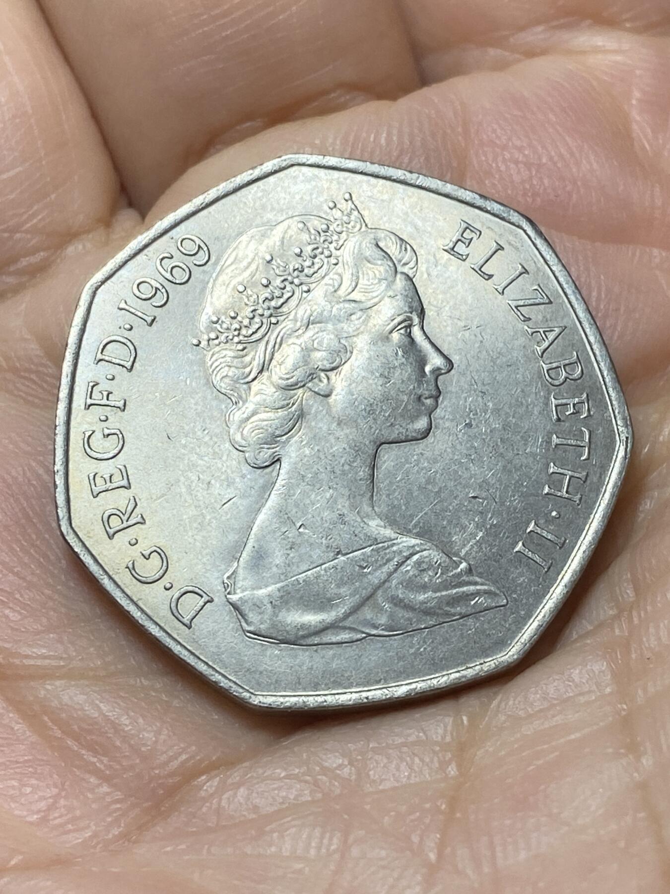 2026年第二十场(总第一百八十九场）外国好品散币场(免佣金) 英国🇬🇧1969年50新便士(伊丽莎白二世中年花冠，十进制第一版首发年)