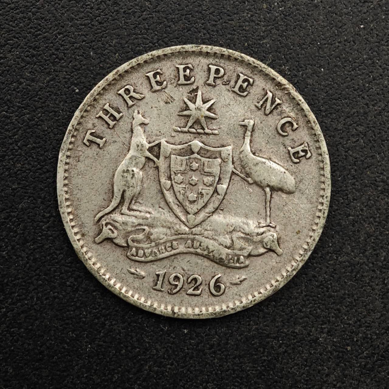 【淘币小摊】实时拍第八百六十七拍   小银币散币场    年前最后一周之前预留8号9号全部发出请更换最新收货地址不方便收货的请勿参拍或者顺丰到付 澳大利亚1926年乔治五世3便士银币