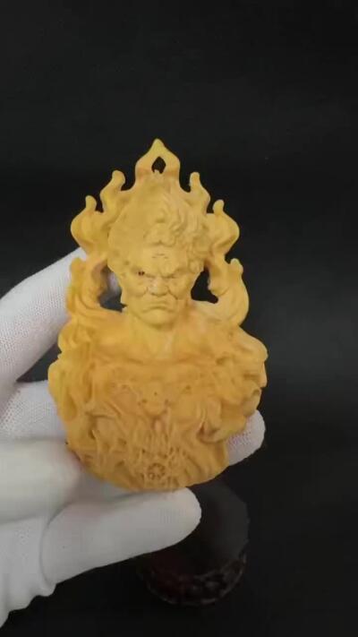 零元拍：精工黄杨木雕：不动明王。高约：10/宽6/厚3.5CM。带底座