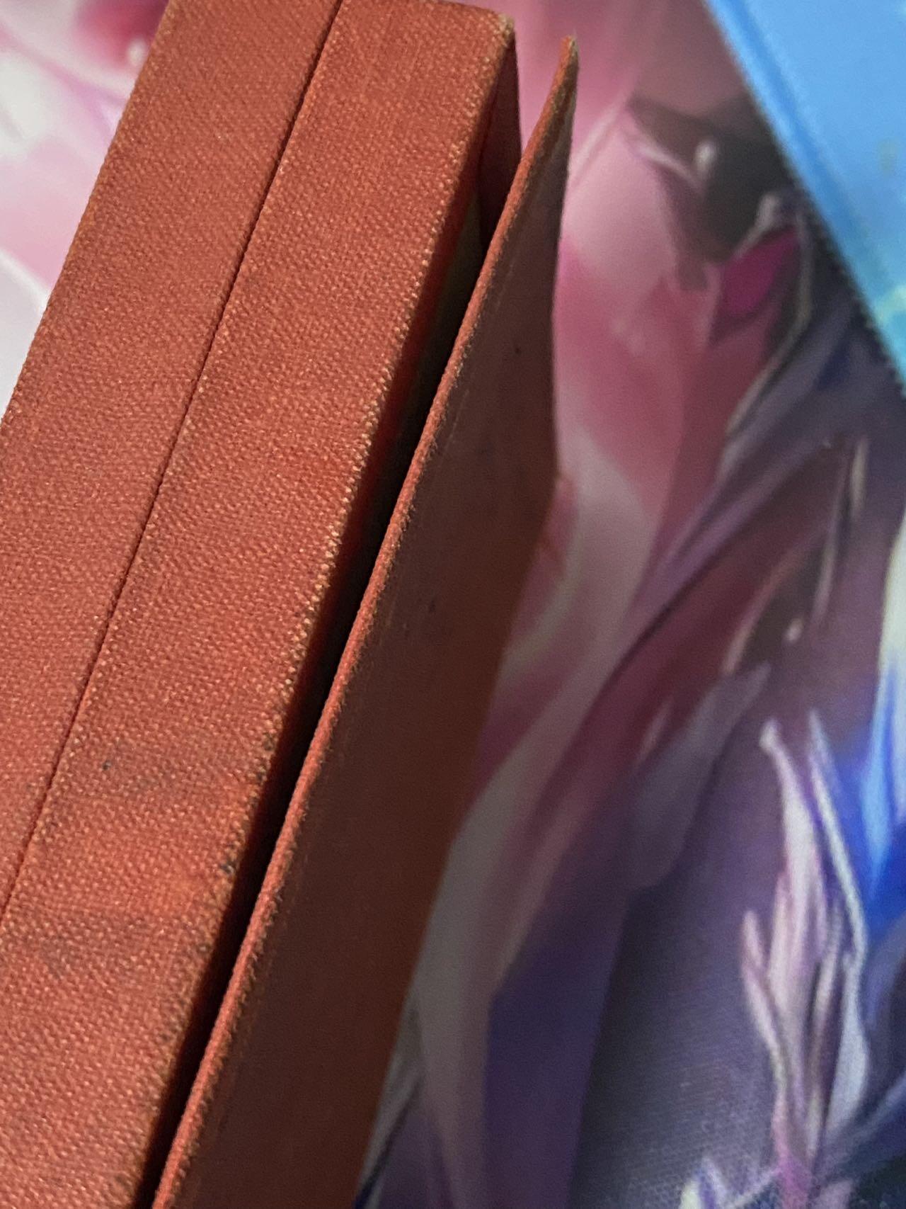 苏联勋章奖章2月12日晚上九点结束在麦稀奇 找不到的加我qq或者微信都是184277308备注苏章拍卖。最好加微信群每次都会通知还有提前可以一口价的 最近会持续拍卖一些东西。 苏联早期勋章盒子 多见二战时期颁发 后来的是油皮那种有些信息写在上面 有些起皮