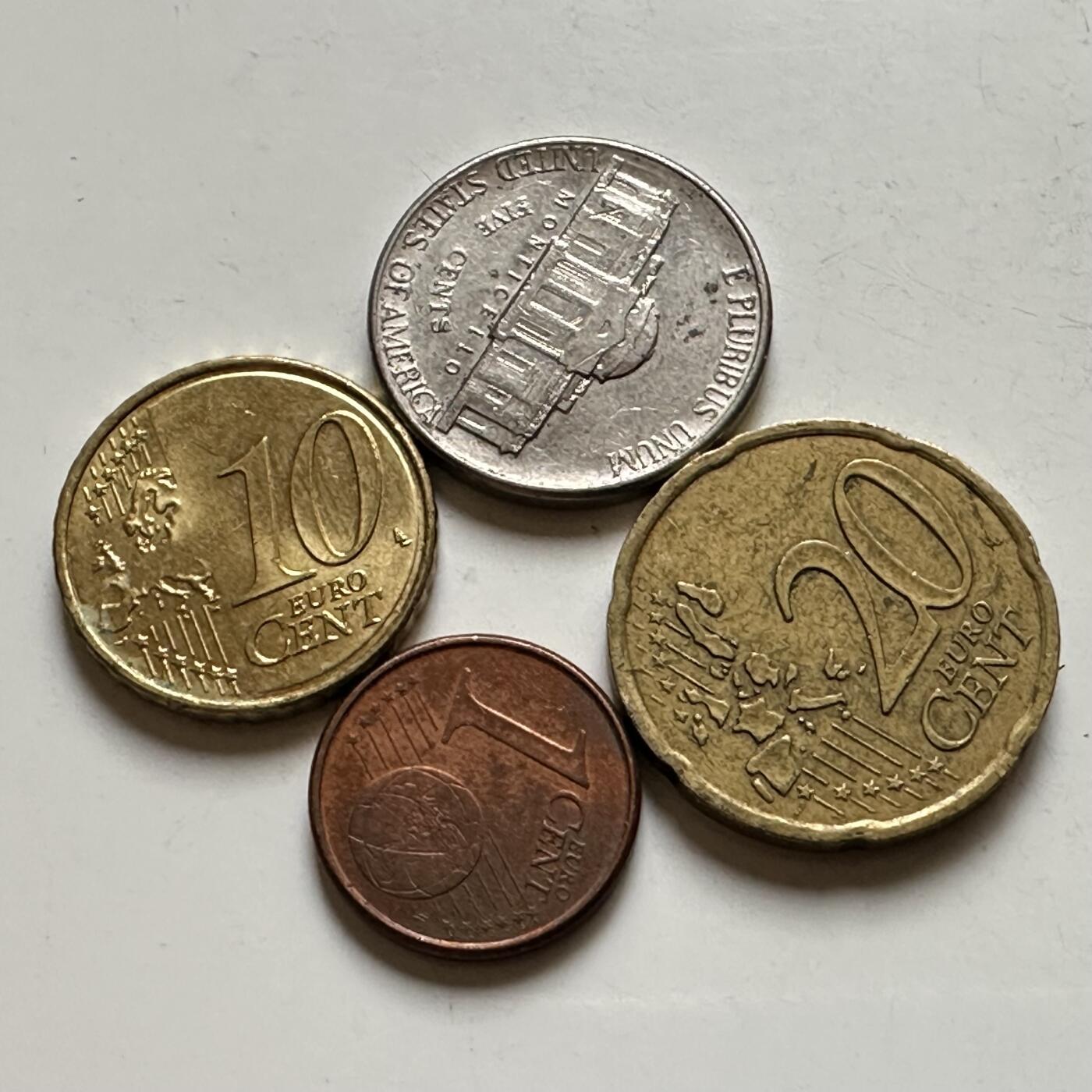 🌹外币初藏🌹🐯2026年第17场 快递将在12号停运 年前需发货的抓紧 ，年后正月十五恢复发货 美欧4枚