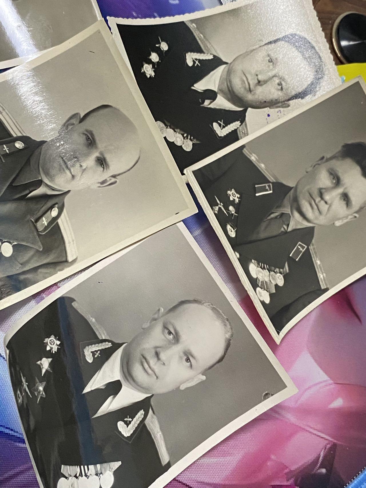 苏联勋章奖章2月12日晚上九点结束在麦稀奇 找不到的加我qq或者微信都是184277308备注苏章拍卖。最好加微信群每次都会通知还有提前可以一口价的 最近会持续拍卖一些东西。 苏联君官档案照片五张 2