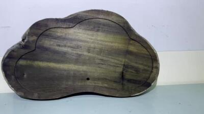 零元拍：NO.90祖母绿爆满金丝乌木金丝楠 茶盘无需打磨就已经金光闪闪。满金丝药香，尺寸约：45.5/24/4CM。3.4公斤。