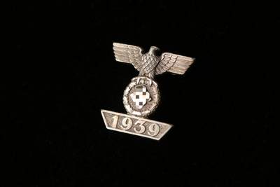 欢庆春节！戎马世界章牌大赏第112期春节大拍  德专场 - L/11标 早期铜制二级铁十字勋饰  非常好的一个sp2，原装绶带烂完了，可以和下一个ek2组合