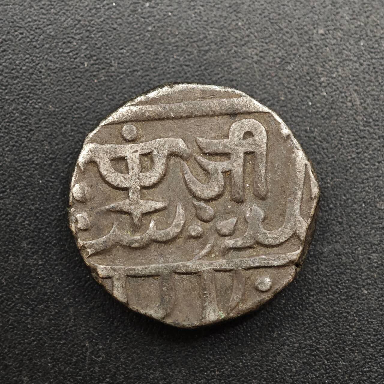  【淘币小摊】限时拍第八百六十六拍   散币场    年前最后一周之前预留8号9号全部发出请更换最新收货地址不方便收货的请勿参拍或者顺丰到付 印度1卢比银币