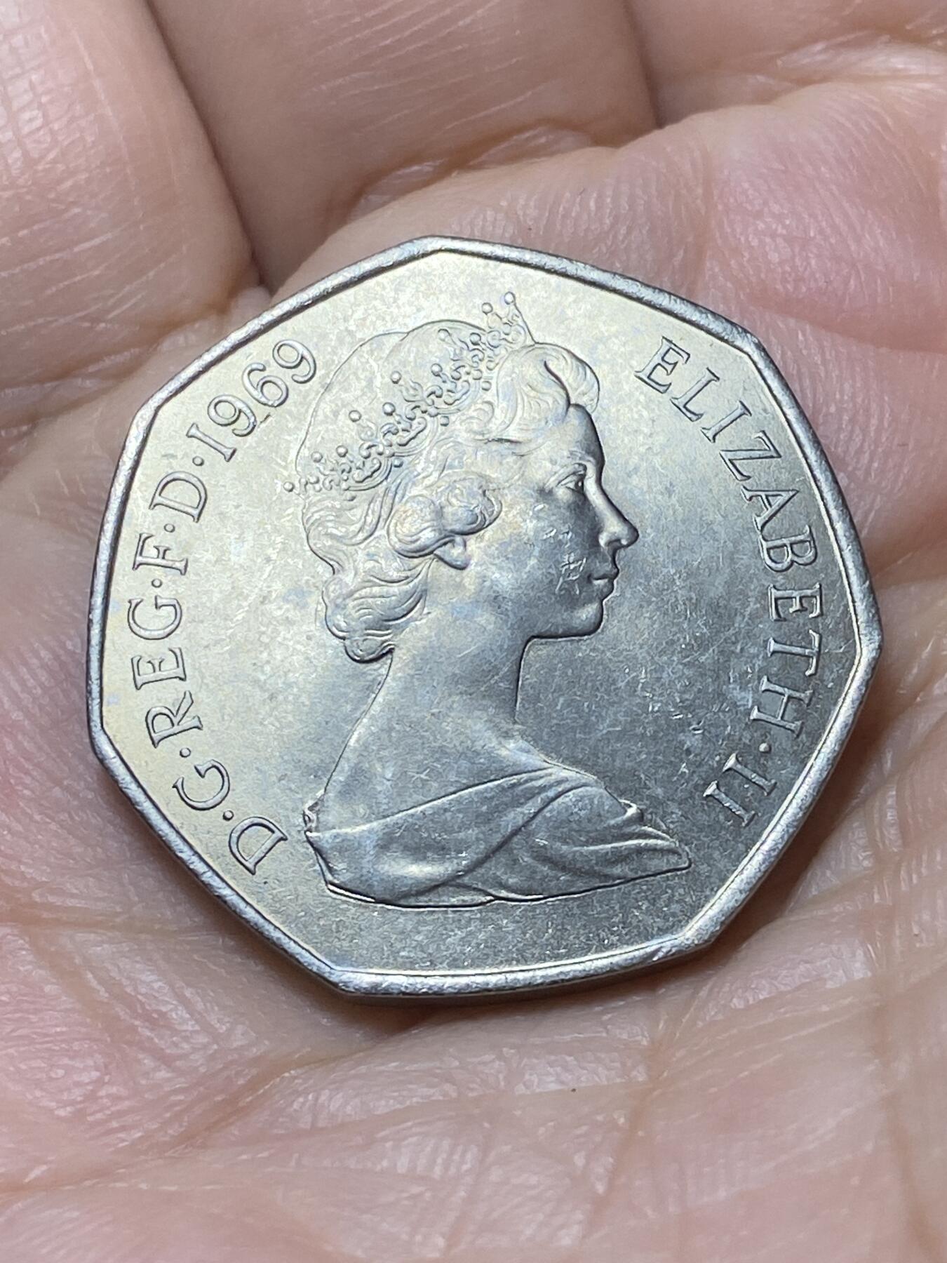 2026年第二十场(总第一百八十九场）外国好品散币场(免佣金) 英国🇬🇧1969年50新便士(伊丽莎白二世中年花冠，十进制第一版首发年)