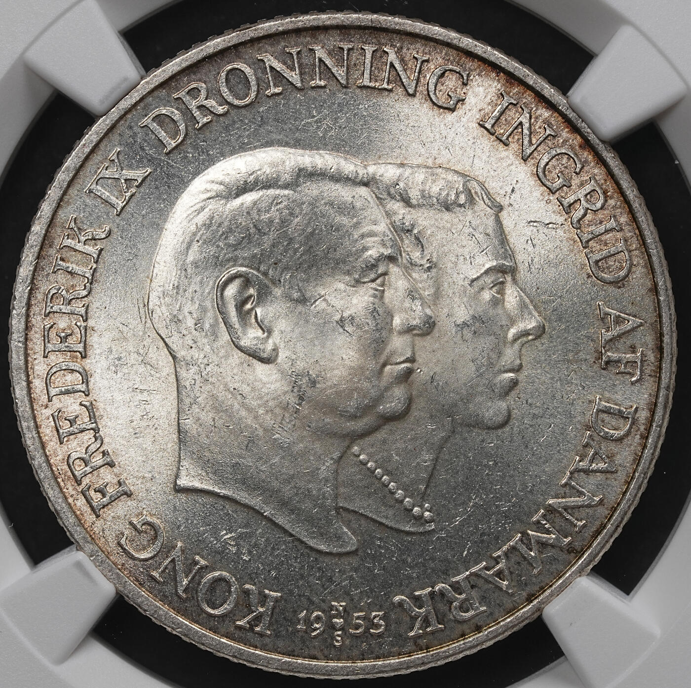 修遠堂世界钱币第104期 NGC MS63 1953年丹麦格林兰结核防治纪念2克朗银币 