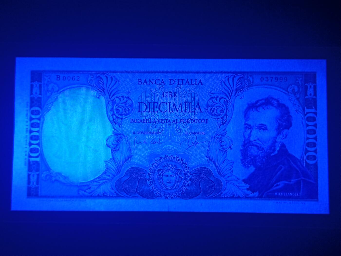 【年前末拍！】2026二月第二期，总216期 意大利1962年10000里拉UNC有裂口豹子号999，米开朗琪罗和威尼斯市政厅，首发年份