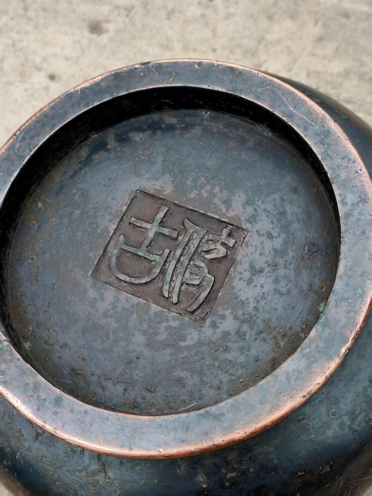 精品兽头铜炉  重量:4斤7两  品相一流  难得的佳品