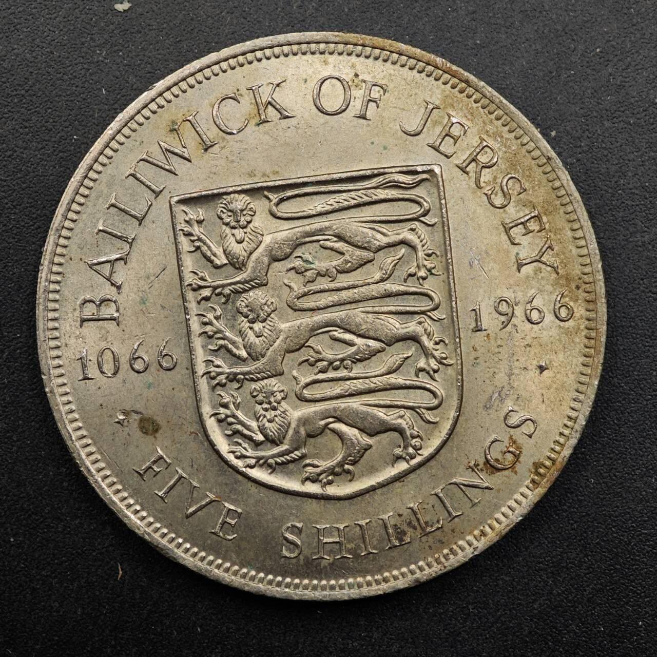  【淘币小摊】限时拍第八百七十拍   克朗币邮币封场    年前最后一场结束全部发出请更换最新收货地址不方便收货的请勿参拍或者顺丰到付 泽西岛1966年900周年五先令纪念币