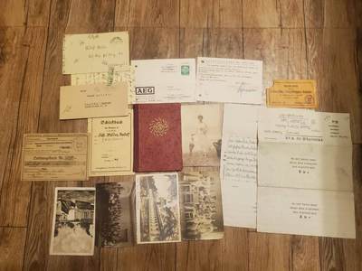 韵星假日军品类拍卖第40期 -- Rimey Holidays Militaria Auction 40 - Nazi德国二战士兵穆勒鲁道夫套证 -- 带有nazi经典红本帝国劳工阵线证 1940二战时期枪械受训设计证书 1945-1946美国占领德国颁发战俘证明和释放证明 其家庭一战时期明信片 其本人二战时期军邮明信片等 原主出生于一战 在二战既有民事服务和军事服务 后被美军俘虏并释放 证书保存完好  