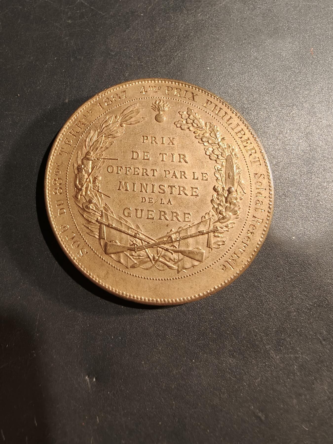 老王徽章第181期 法国战争部射击竞赛大铜章     原盒     Oudine版本      直径50mm      重量57.7g