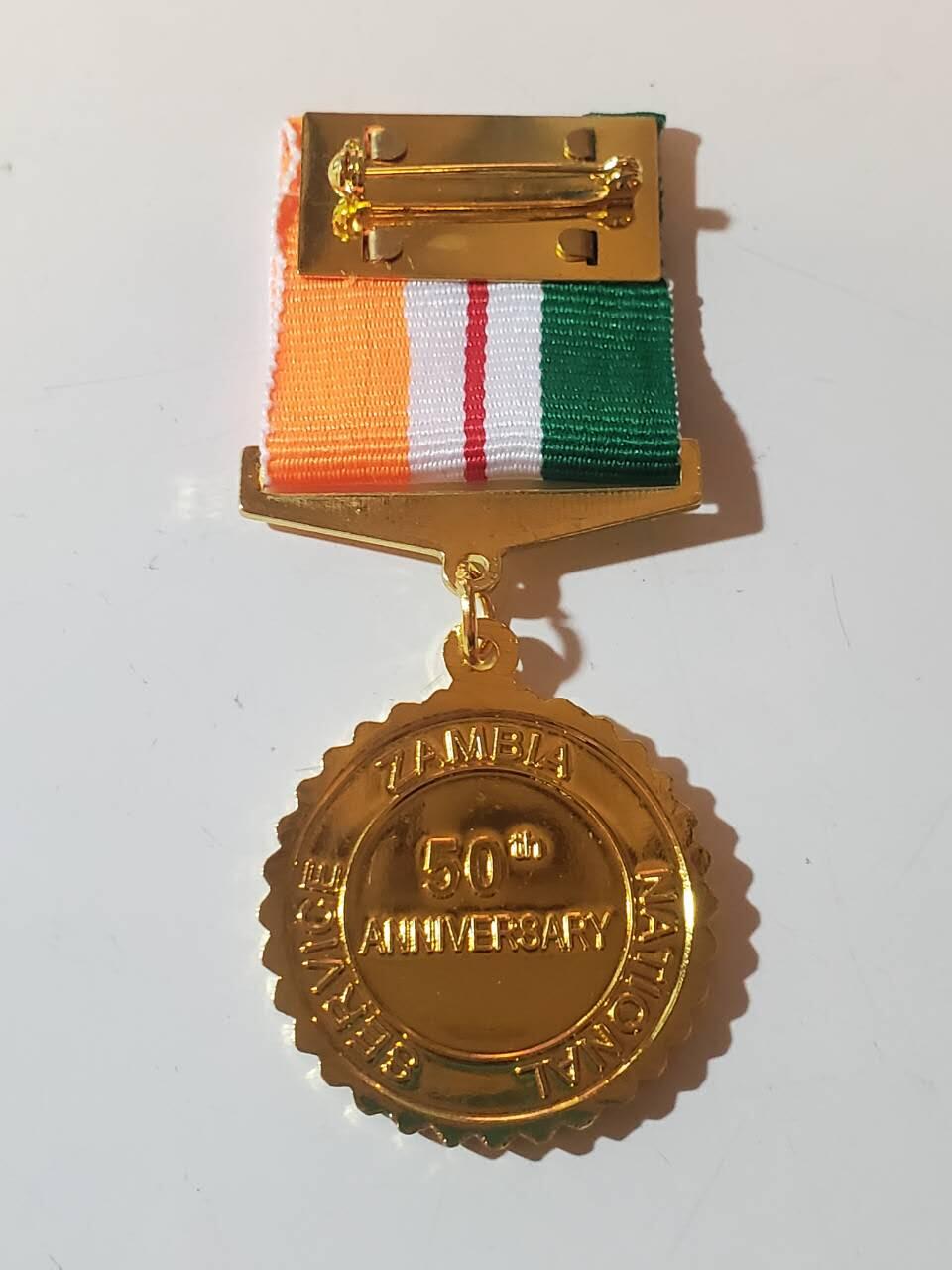 韵星假日军品类拍卖第40期 -- Rimey Holidays Militaria Auction 40 赞比亚共和国国家服务金僖奖章 铜镀金 少见国家 非常厚重 库存品相