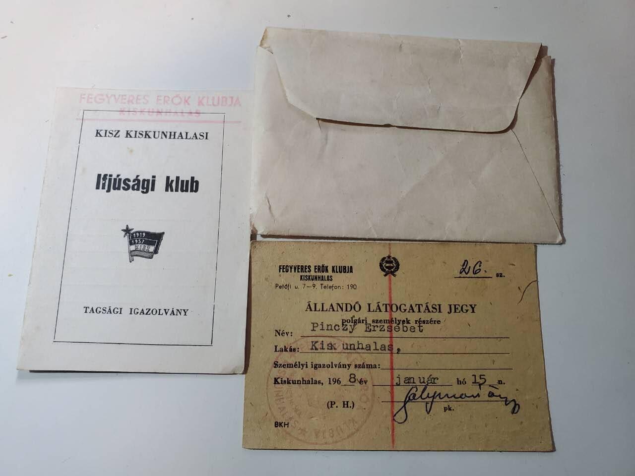 韵星假日军品类拍卖第40期 -- Rimey Holidays Militaria Auction 40 匈牙利人民共和国Pinczy Erzsebet社会主义工人党青年团青年运动军事委员会证、会员证书 带原信封一套