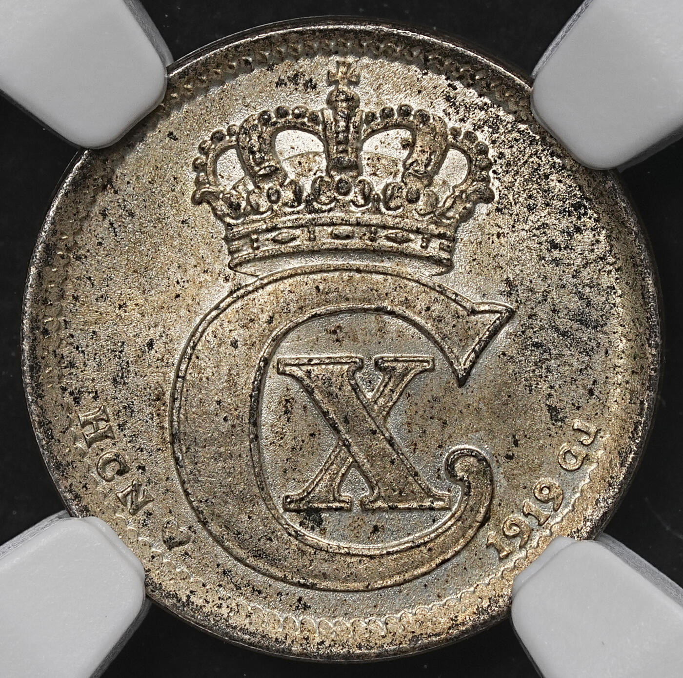 修遠堂世界钱币第104期 NGC评级 丹麦钱币3枚，2银1镍