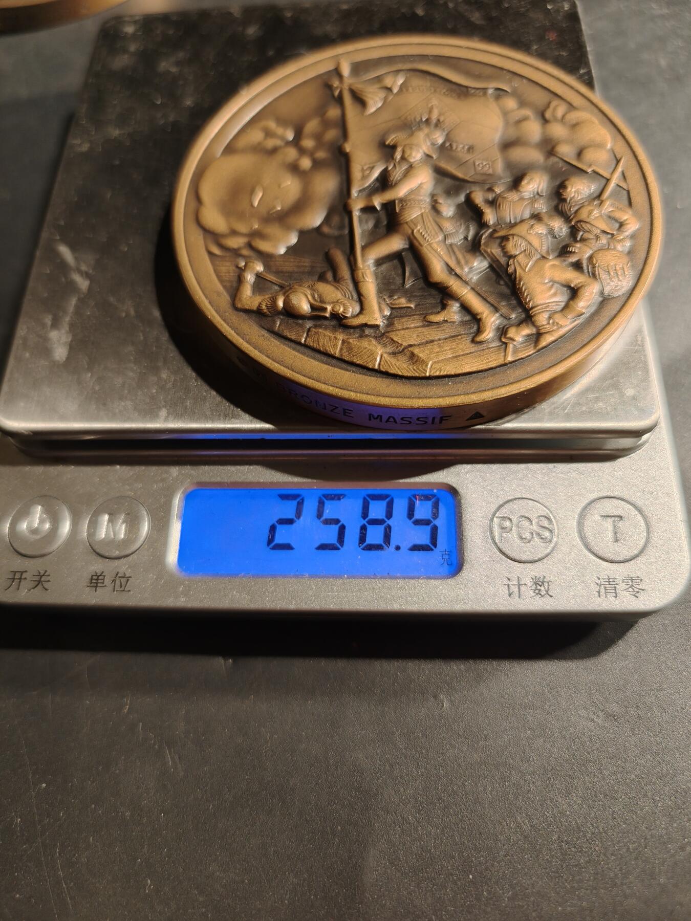 老王徽章第181期 法国拿破仑1796年阿尔科战役大铜章     直径75mm     重量258.9g