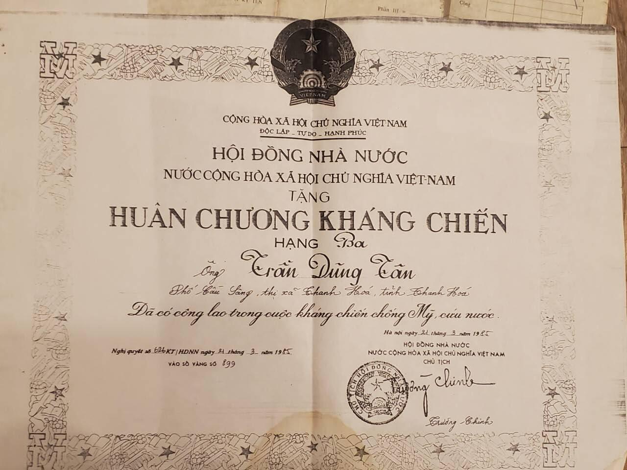 韵星假日军品类拍卖第40期 -- Rimey Holidays Militaria Auction 40 越南越战军官河内地区干部陈勇新大全套（详情见拍品介绍）