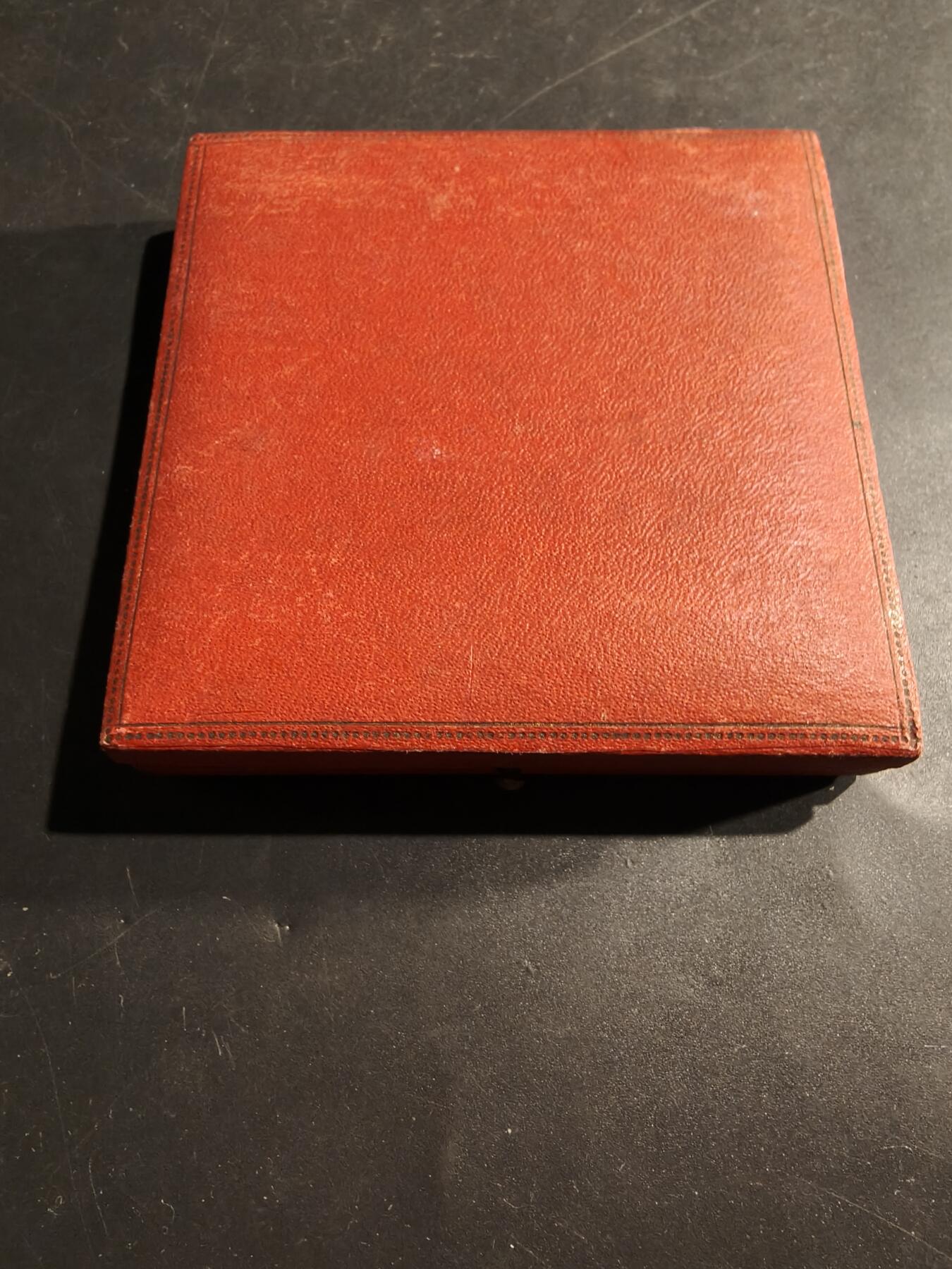 老王徽章第181期 法国参议员赠大铜章    原盒    盒子关不严     直径50mm     重量59.5g