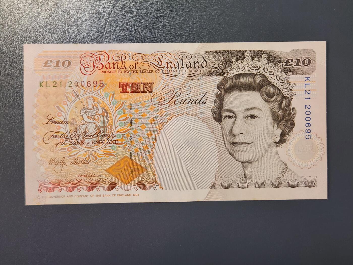 2月8号晚上8点 外国纸币自动截拍第21场 10镑签名稀少 几乎全新