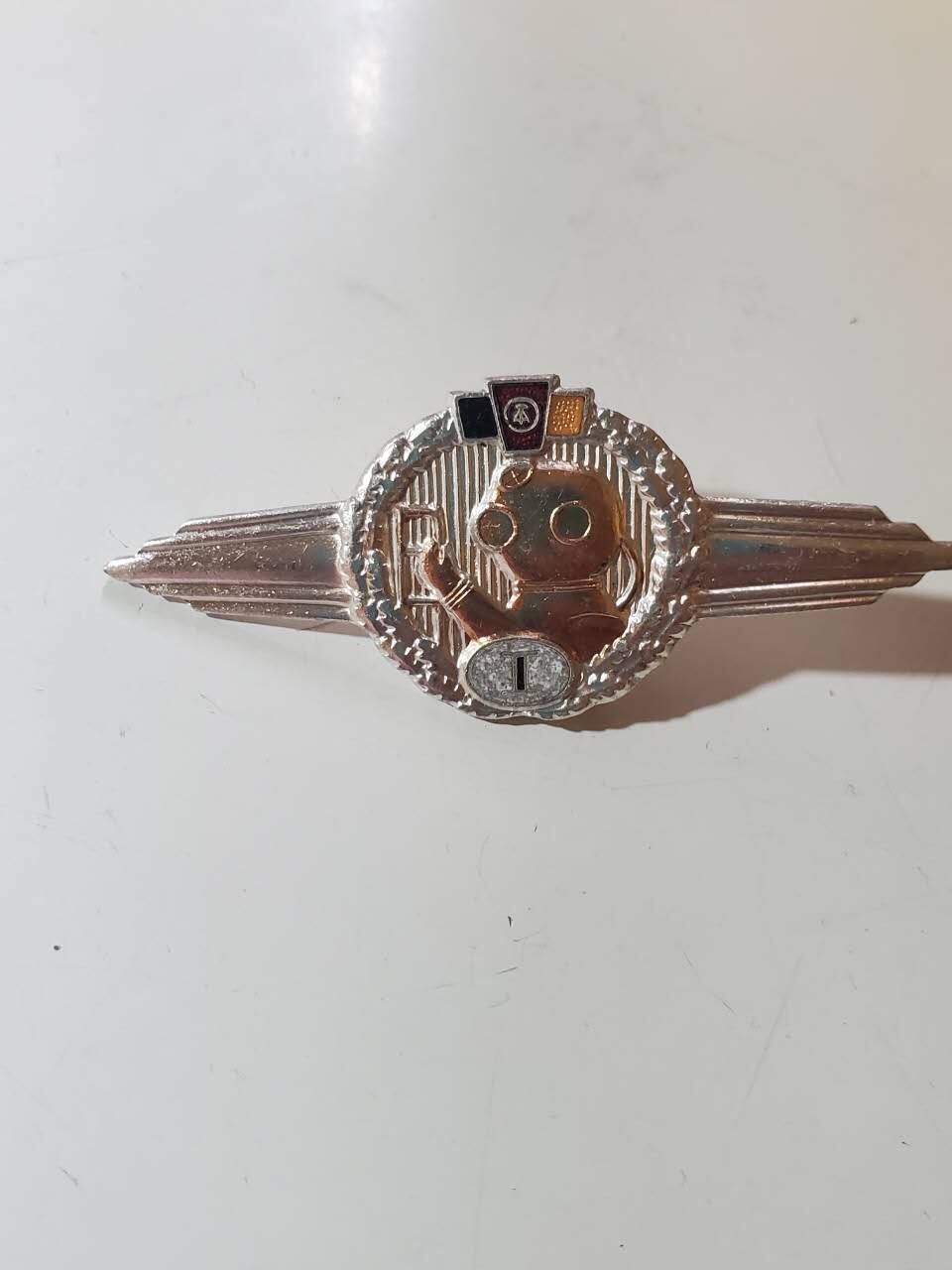 韵星假日军品类拍卖第40期 -- Rimey Holidays Militaria Auction 40 民主德国60版本一级人民军潜水技能章 早期特种部队 转轮版本