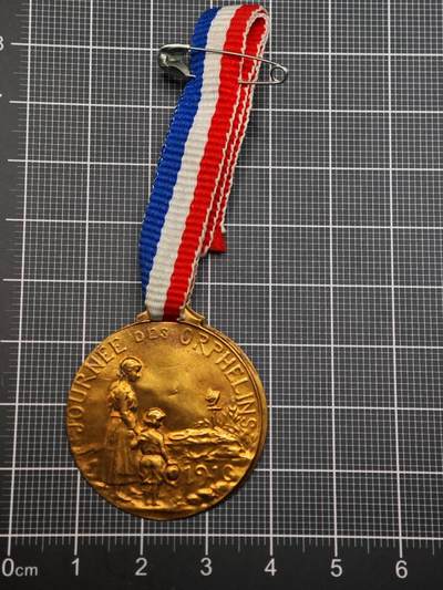  【淘币小摊】限时拍第八百六十八拍   章牌场   年前最后一周之前预留8号9号全部发出请更换最新收货地址不方便收货的请勿参拍或者顺丰到付  - 一战纪念章