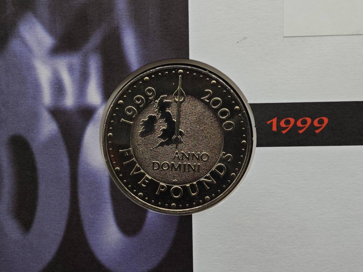  【淘币小摊】限时拍第八百七十拍   克朗币邮币封场    年前最后一场结束全部发出请更换最新收货地址不方便收货的请勿参拍或者顺丰到付 英国1999年千禧年5镑纪念币邮币封