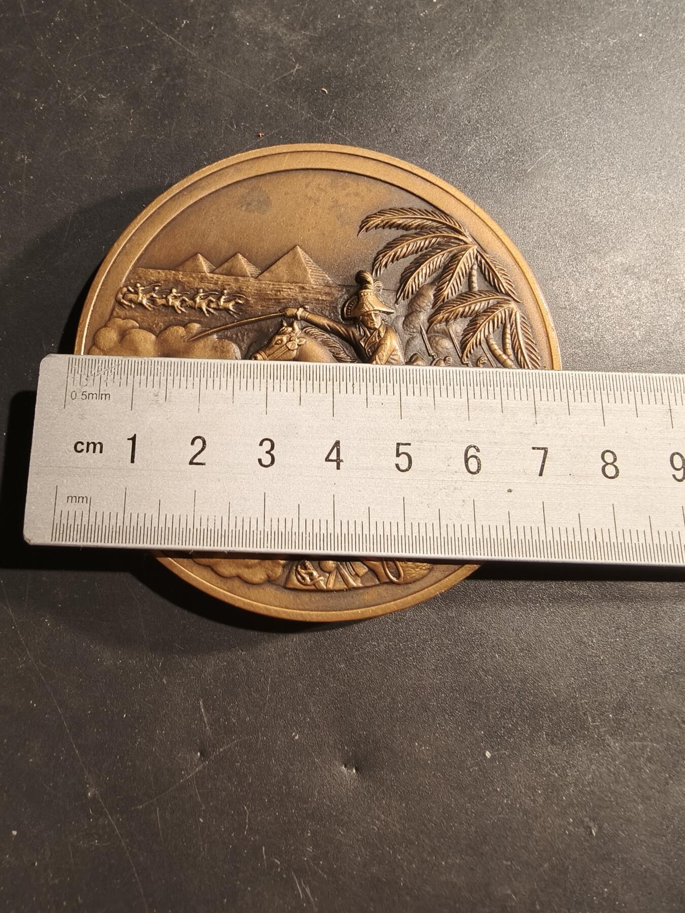 老王徽章第181期 法国拿破仑1798埃及金字塔战役大铜章     直径75mm    重量258.4g