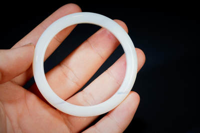 上海都达杂项专场三十四【年后发货全场包邮】  天然冰透玛瑙手镯 附鉴定证书88-312