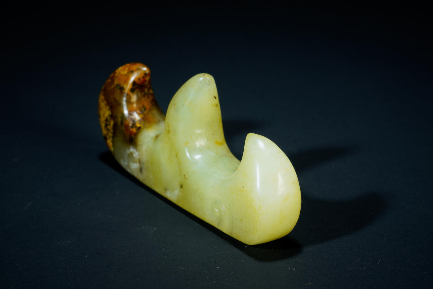 上海都达杂项专场二十六（全场包邮）  古玉山字笔架88-30