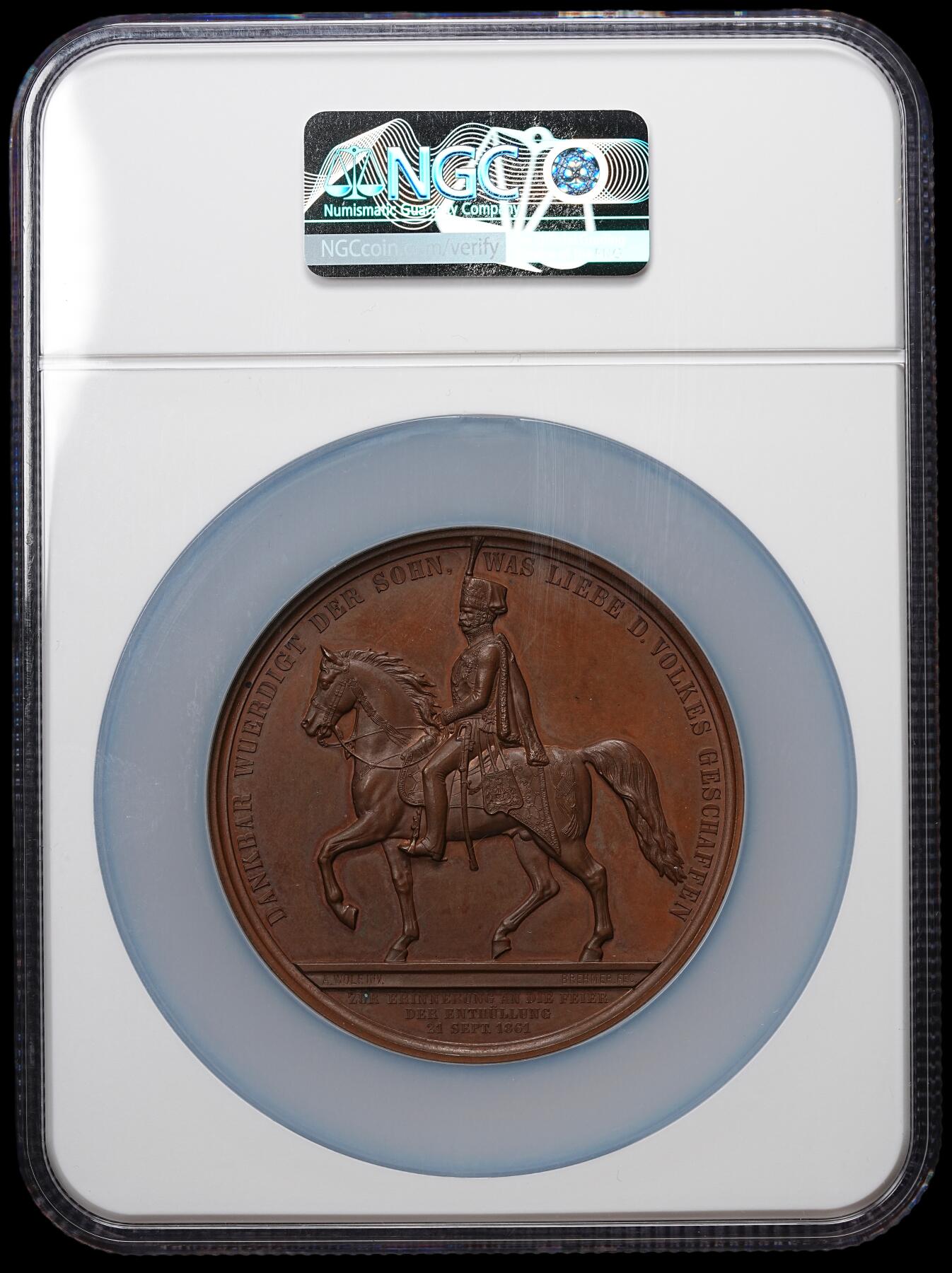 修遠堂世界钱币第104期 NGC MS64BN 1861年汉诺威国王恩斯特・奥古斯特骑马雕像揭幕纪念大铜章，70 mm, 188,3 g，带原盒