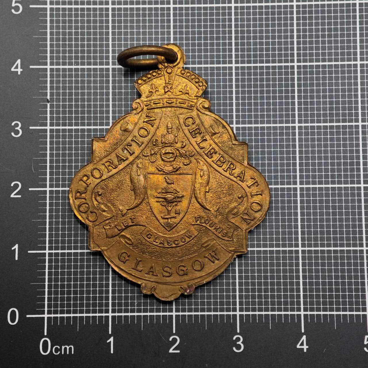  【淘币小摊】限时拍第八百六十八拍   章牌场   年前最后一周之前预留8号9号全部发出请更换最新收货地址不方便收货的请勿参拍或者顺丰到付  英国乔治五世加冕纪念章