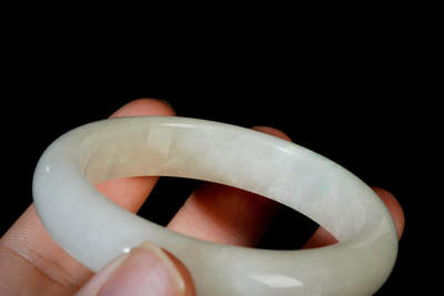 上海都达杂项专场三十四【年后发货全场包邮】  天然 翡翠手镯88-65