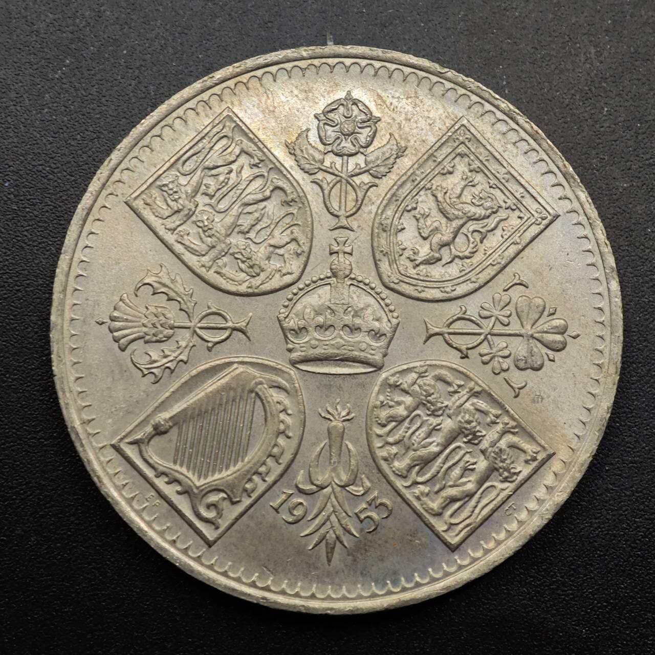  【淘币小摊】限时拍第八百七十拍   克朗币邮币封场    年前最后一场结束全部发出请更换最新收货地址不方便收货的请勿参拍或者顺丰到付 英国1953年女王加冕5先令纪念币